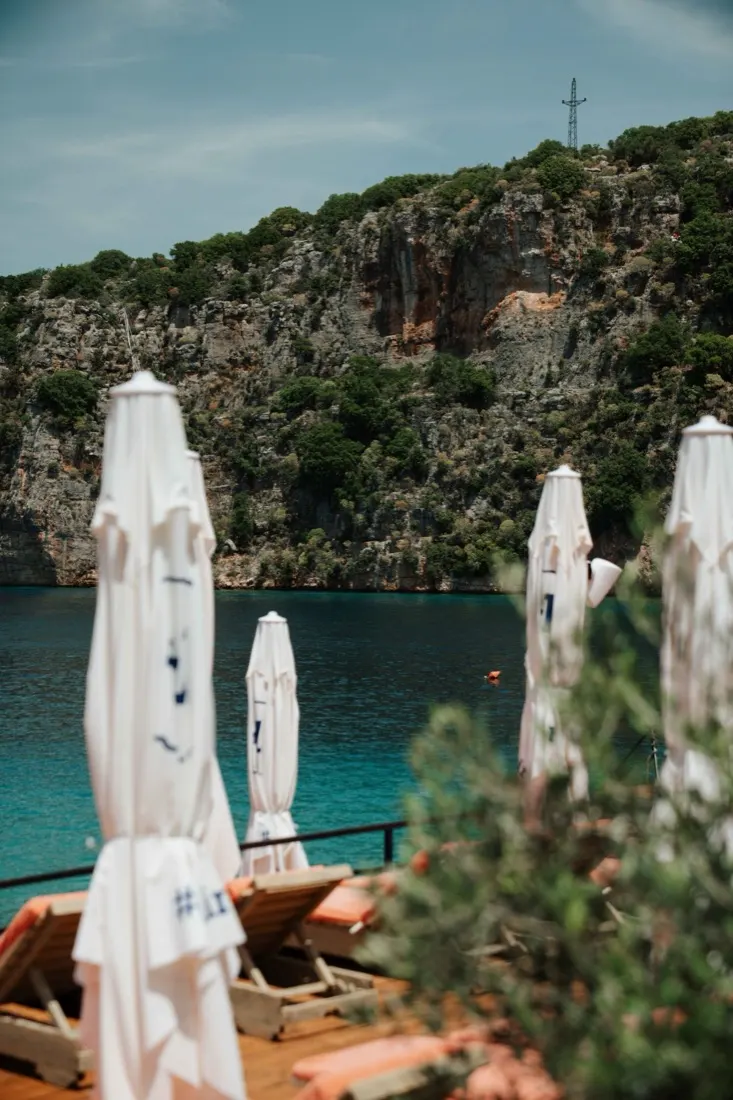 Beach alanı şezlongları